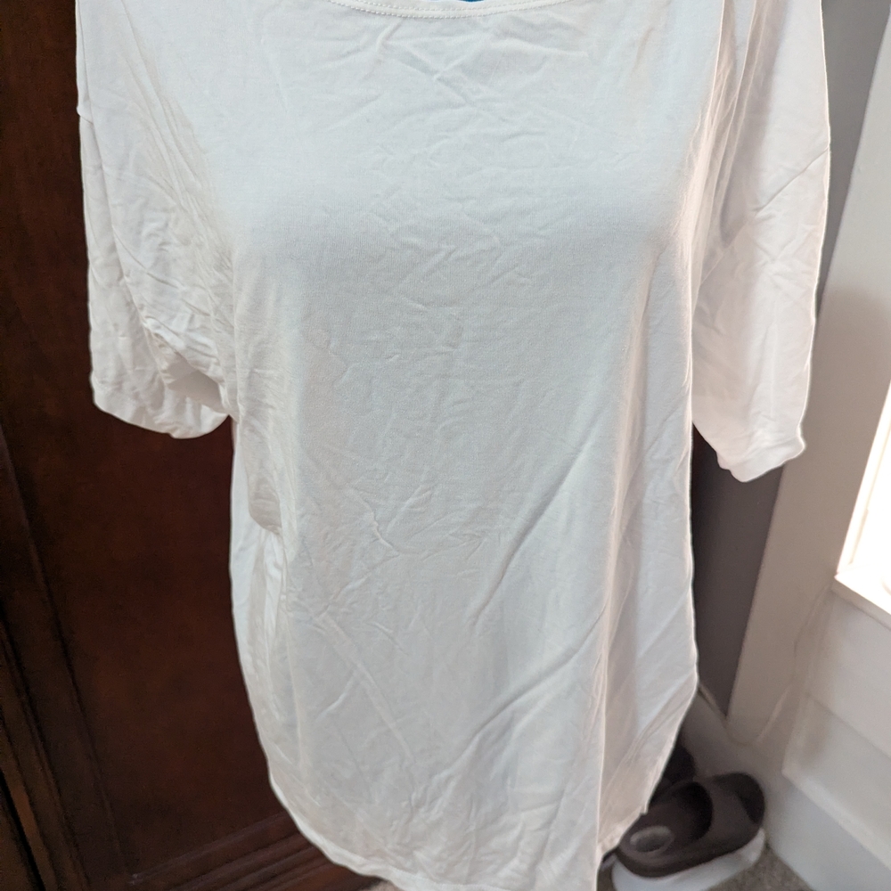 Fabletics White Short Sleeve Tee